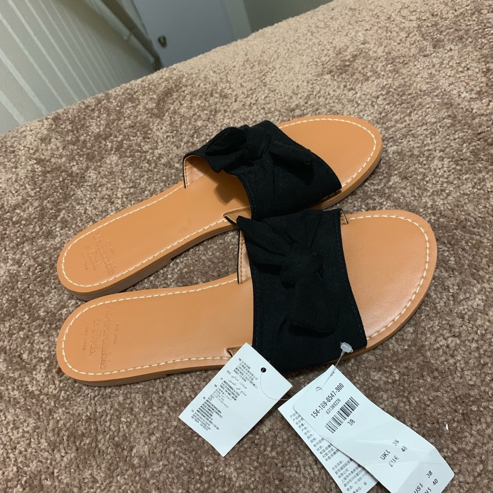 NWT Abercrombie sandals